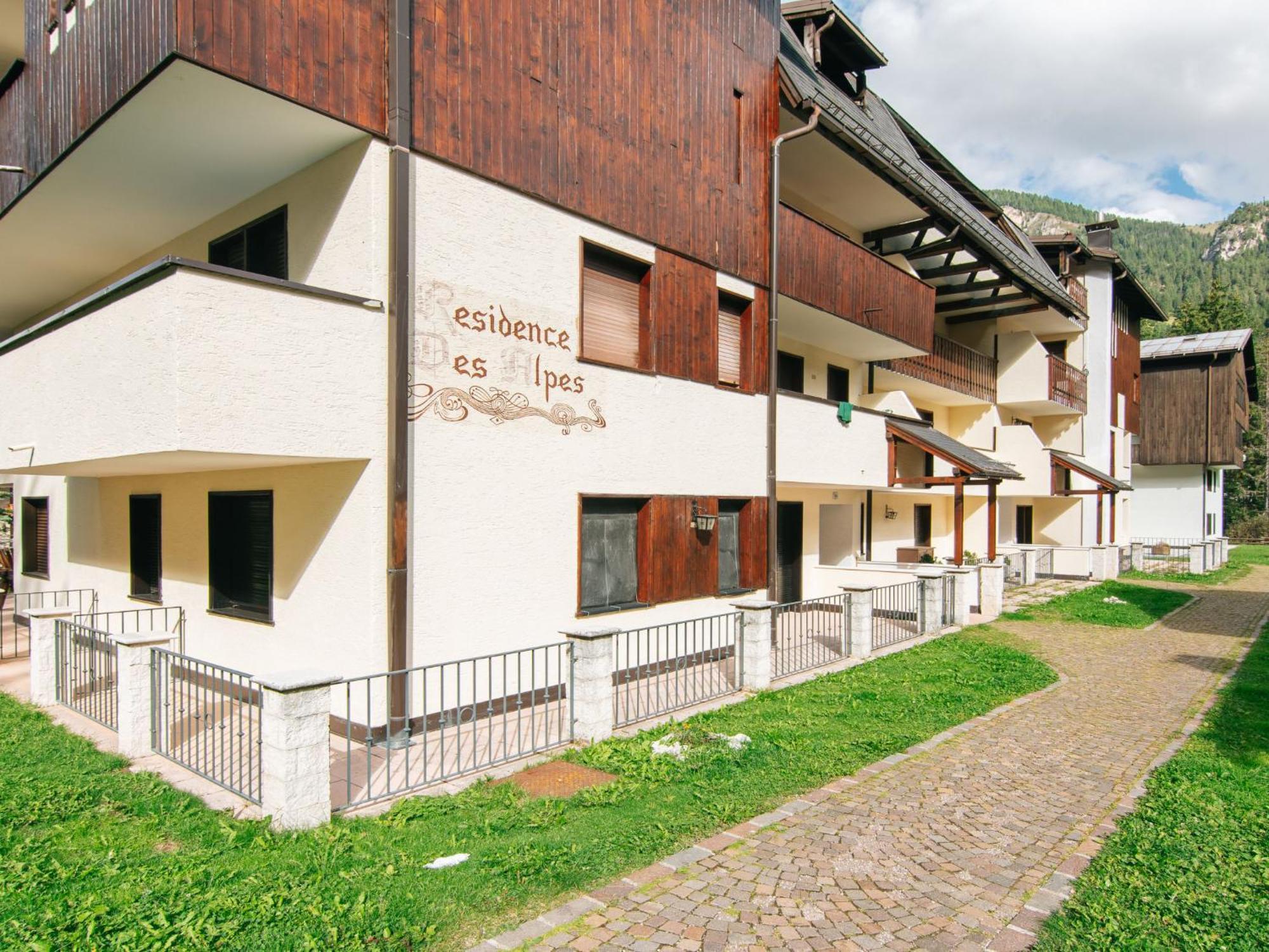 Apartamento Locazione Turistica Des Alpes-3 Canazei Exterior foto