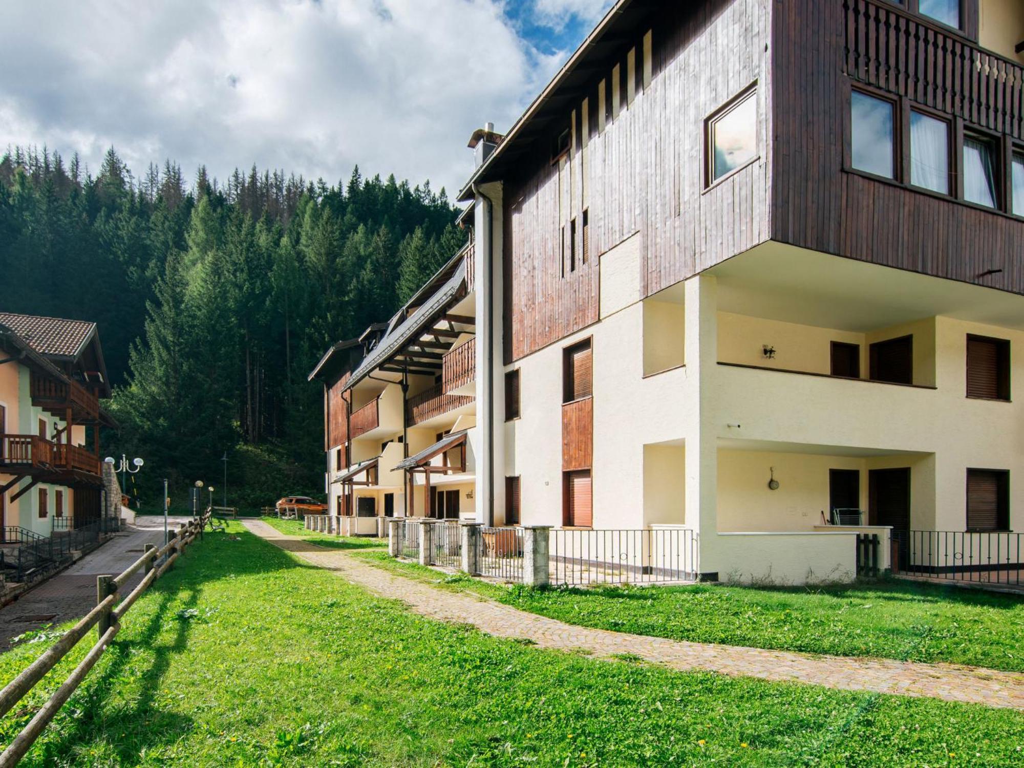 Apartamento Locazione Turistica Des Alpes-3 Canazei Exterior foto