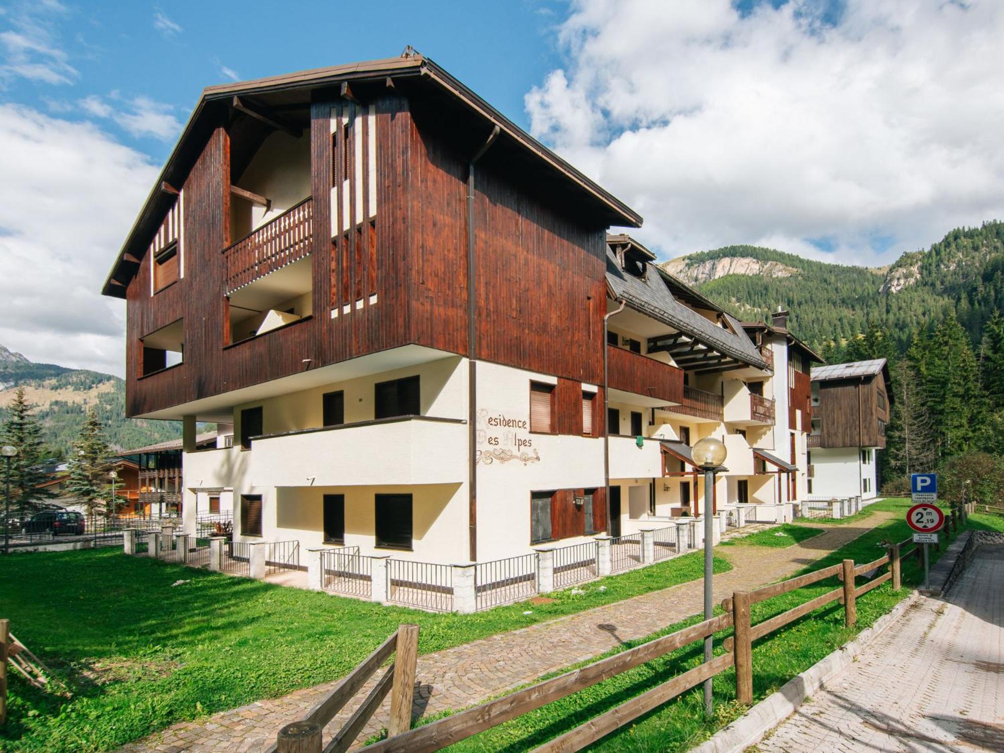 Apartamento Locazione Turistica Des Alpes-3 Canazei Exterior foto